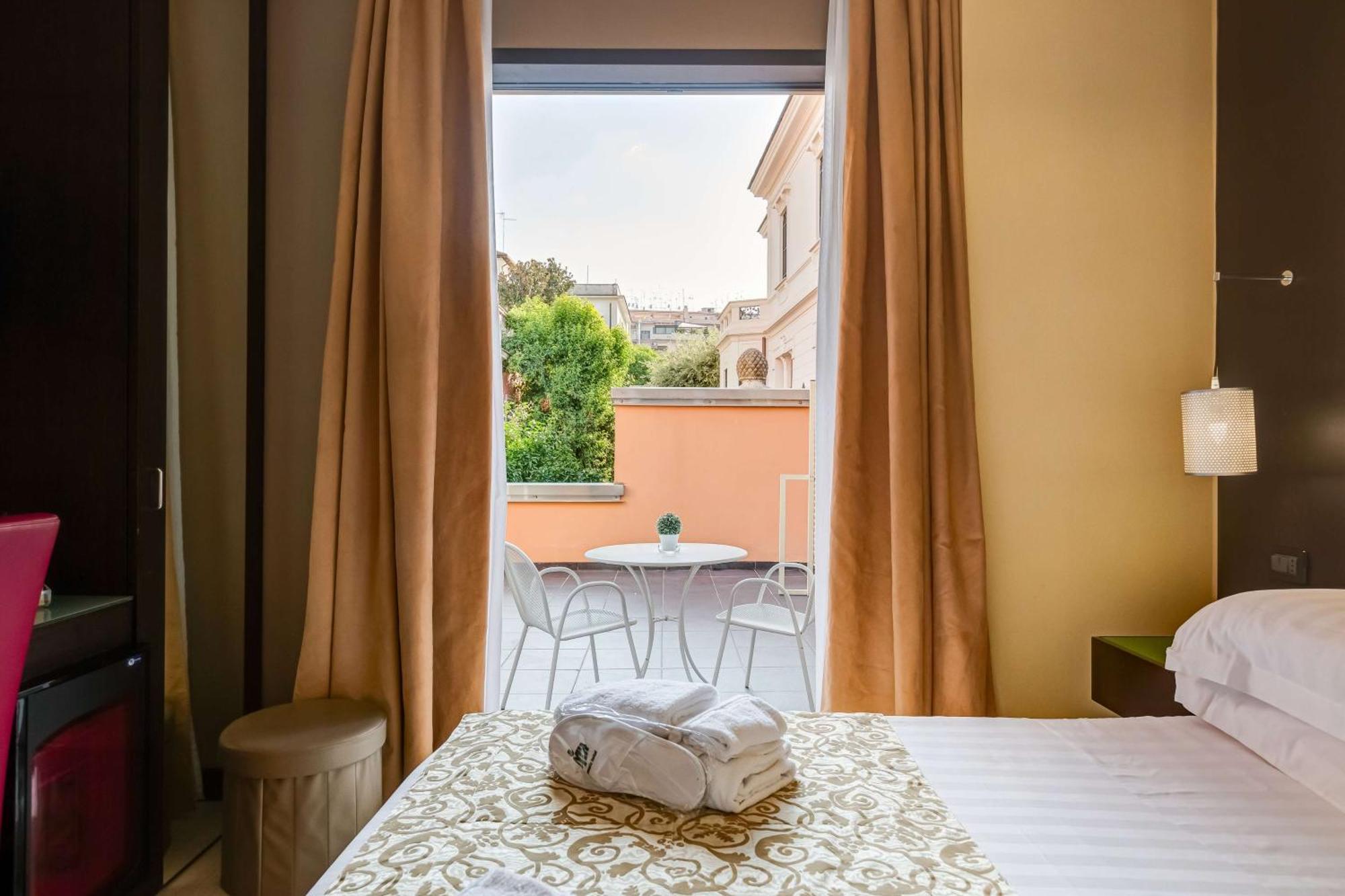 Western Cinemusic Hotell Rom